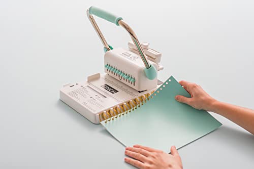 We R Memory Keepers 12 x 9.5 in 0633356710509 Cinch Book Binding Machine Mint