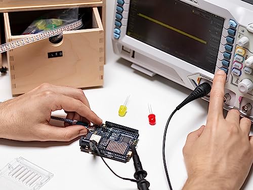 Arduino UNO R4 WiFi ABX00087 - Dual-Core Renesas RA4M1 + ESP32-S3, USB-C, Wi-Fi & Bluetooth, for IoT Projects