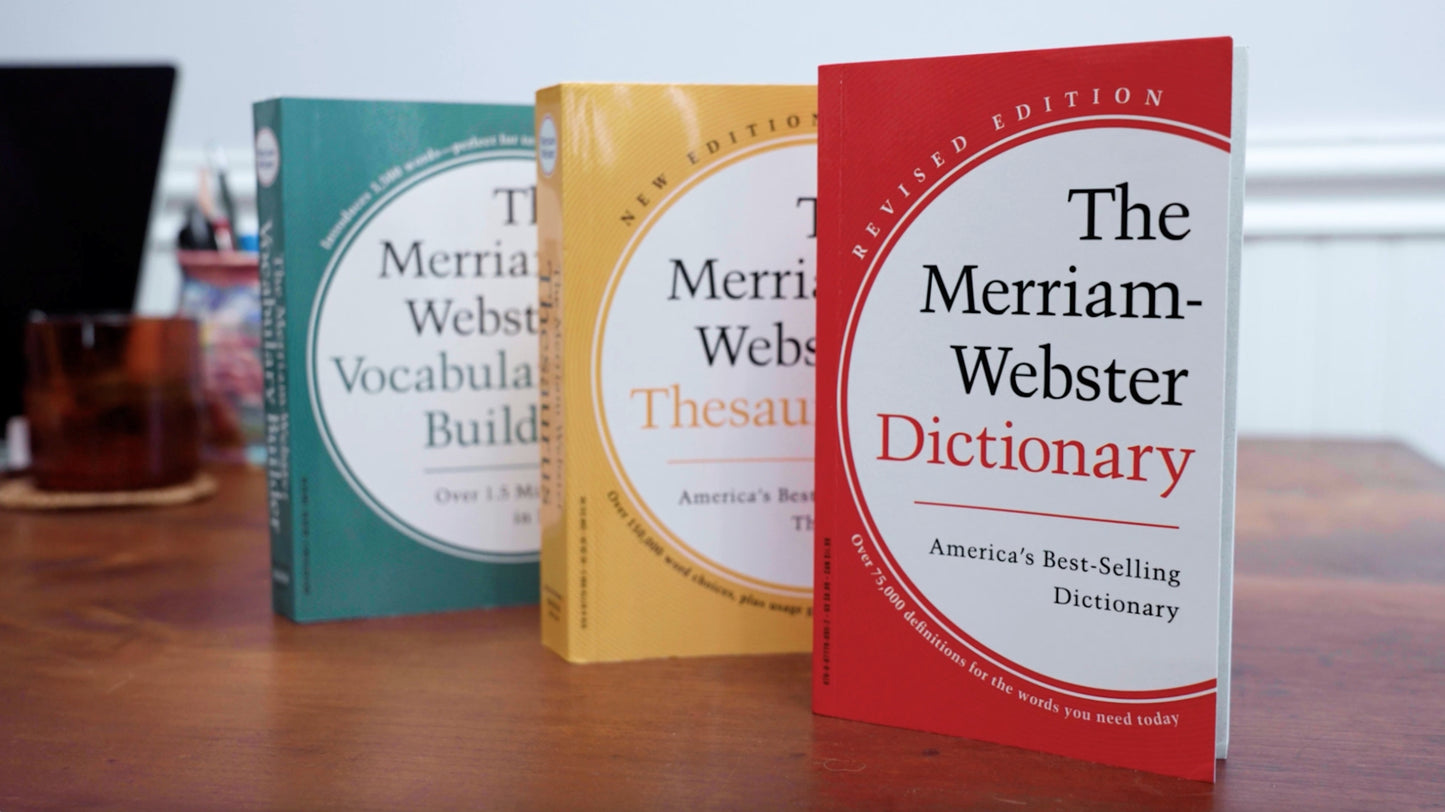 Merriam-Webster Everyday Language Reference Set - 2480 Pages - ISBN: 978-0877793328